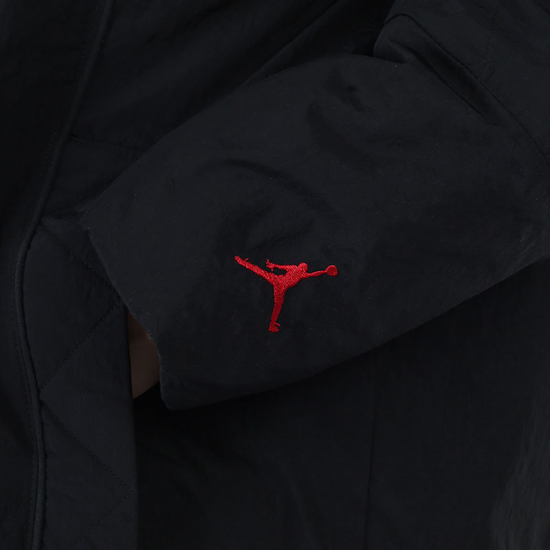 женская черная куртка Jordan Essentials Down Parka DH0781-010 - цена, описание, фото 2